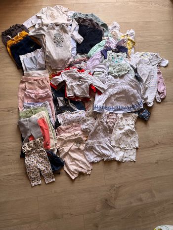 Énorme lot de 97 pièces bébé fille 3 mois 