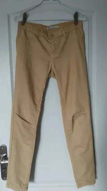 Pantalon beige Stradivarius 38