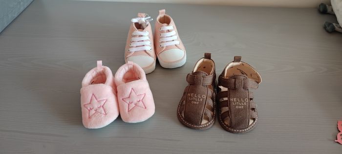 Lot 3 petites chaussures