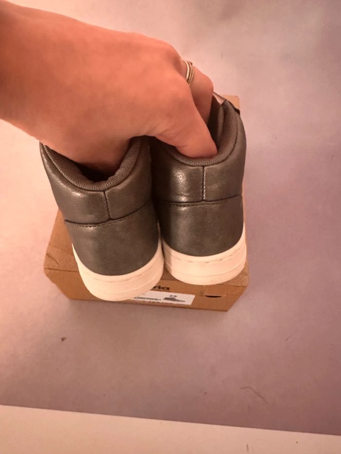 Chaussure victoria basket argenté t 25 - photo numéro 6