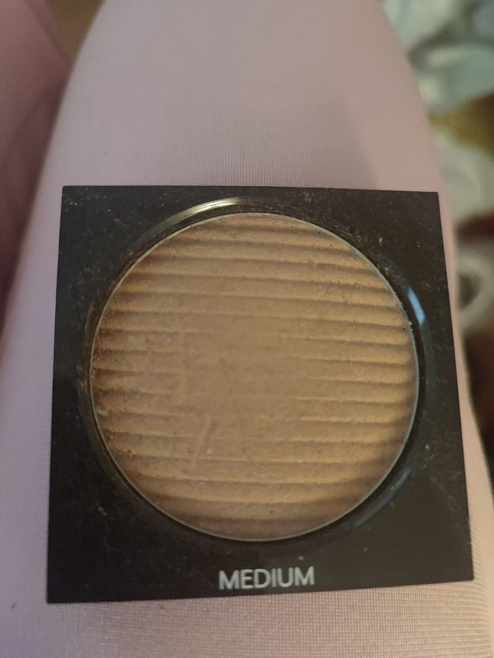 Poudre Guerlain medium  légèrement abimer