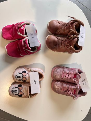 Lot de chaussures taille 19 à 22 - Puma, Minnie et autre