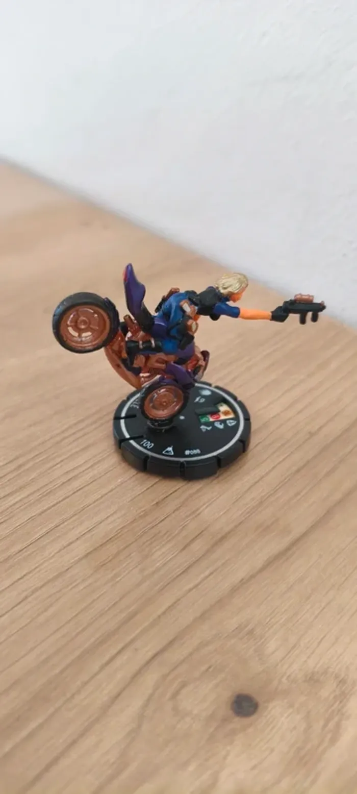 Figurine Heroclix valerie elle lab horrorclix - photo numéro 5