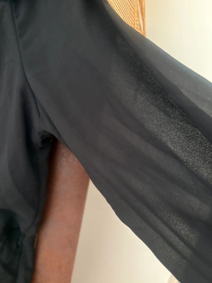 Jolie blouse noire avec manches en mousseline - photo numéro 4