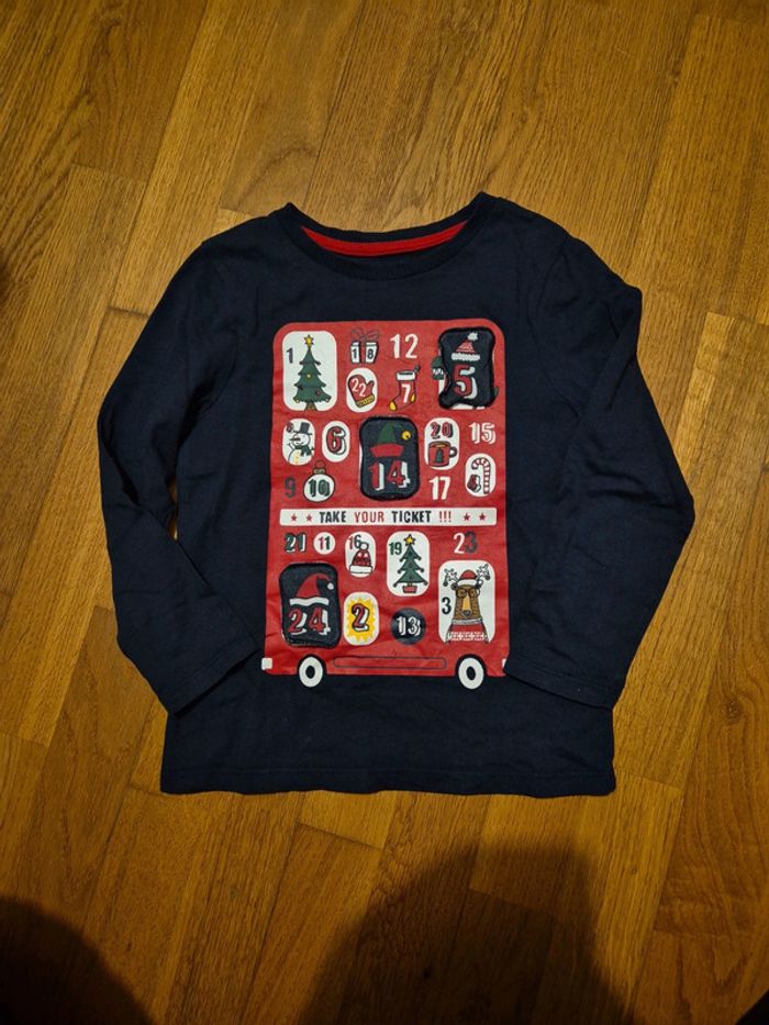 Tee-shirt marine calendrier de l avent taille 5 ans