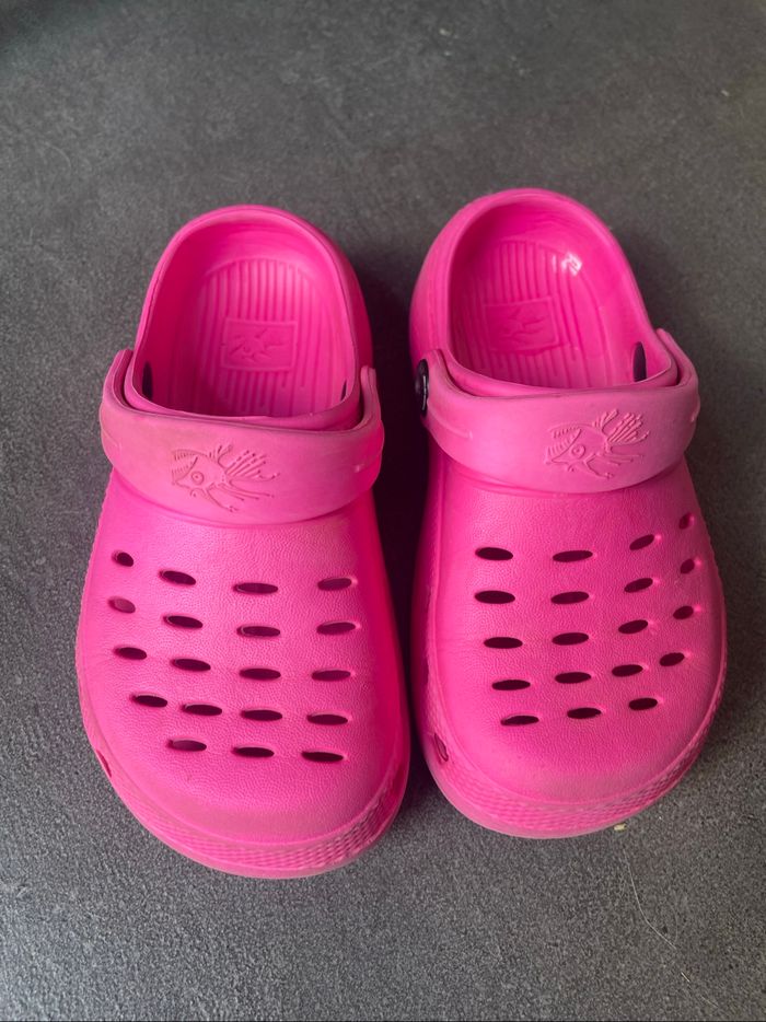 Sabots roses type crocs pointure 27-28