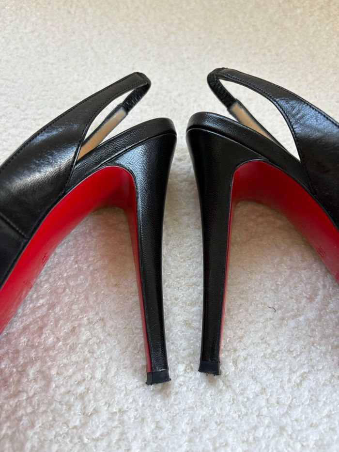 Escarpins bouts ouverts Louboutin - Taille 36,5 - photo numéro 4
