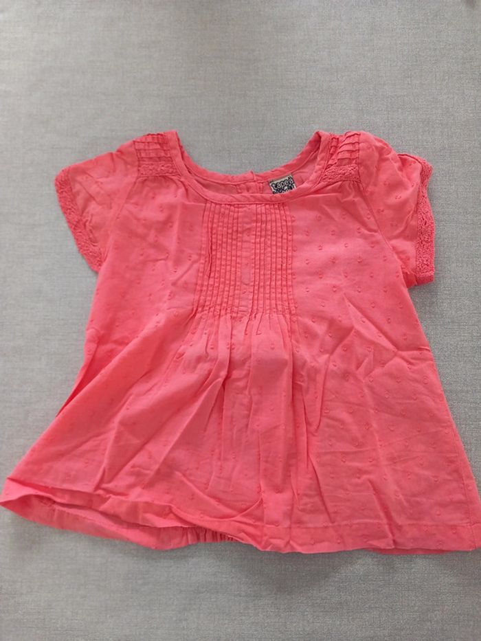 Tee-shirt rose Tape à l'œil TBE 18 mois.