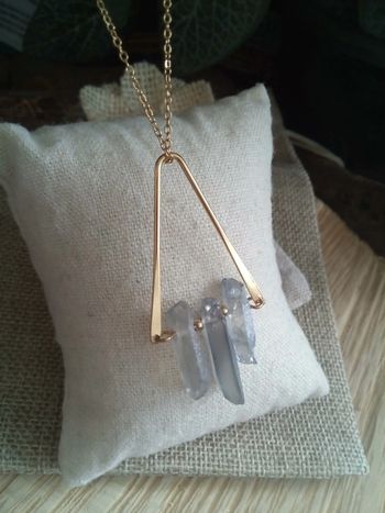 Collier pendentif en quartz aura