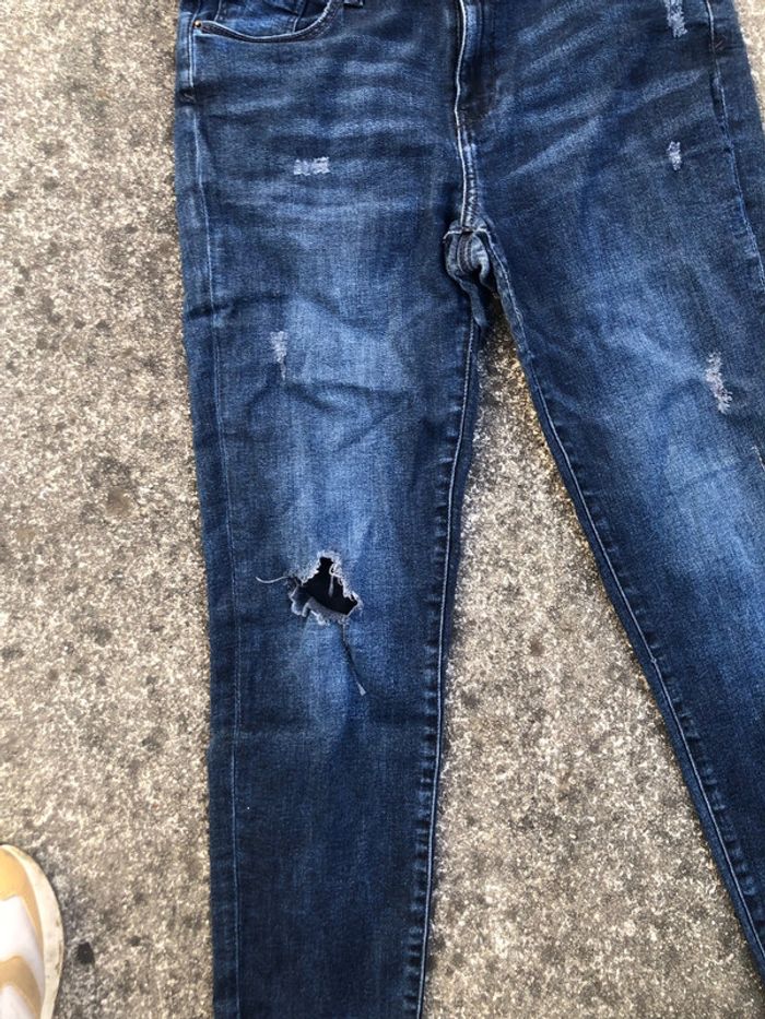 Jeans Zara troué - photo numéro 3