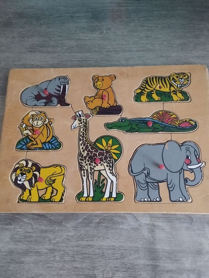 Puzzle d'encastrement en bois animaux