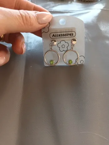 Boucle fantaisie argenté et vert anis