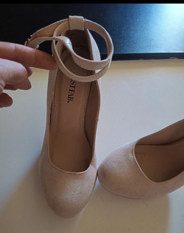 Chaussures a talons - photo numéro 2