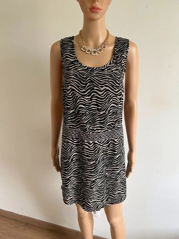 Robe légère imprimée sans manches taille 38 excellent état