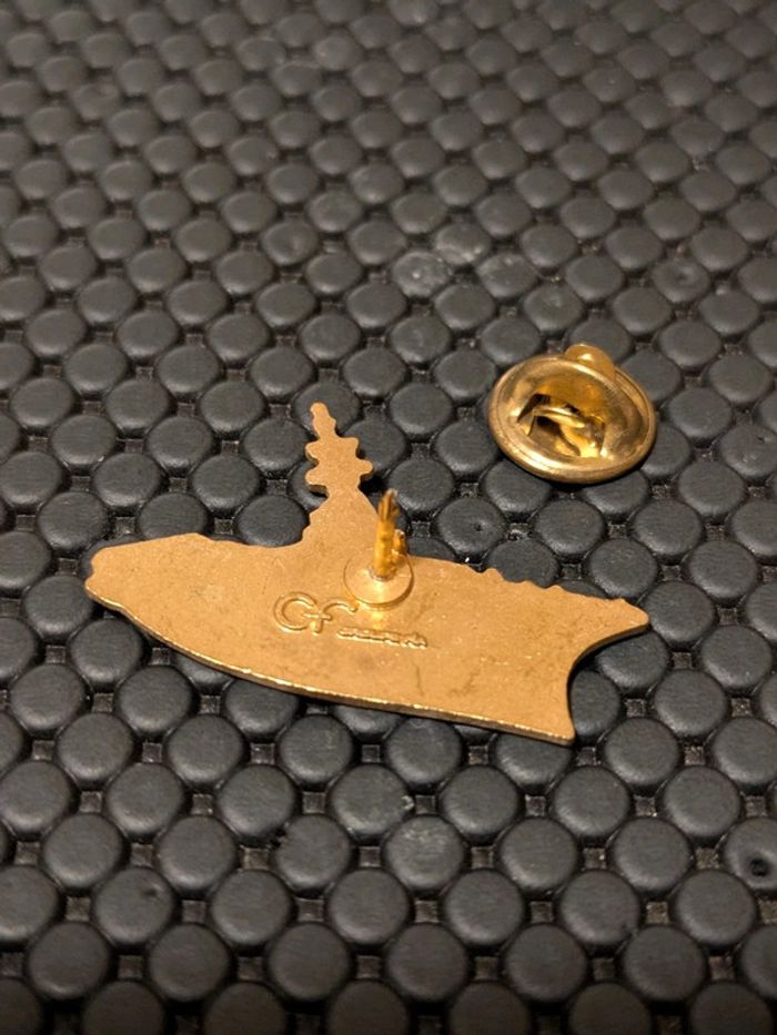 Pin's Porte-avions Clemenceau Foch armée Marine France - photo numéro 2