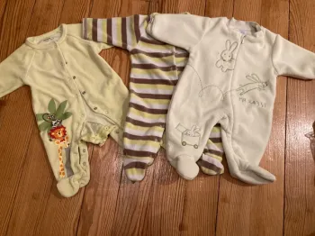 Pyjamas 1 mois verts velours et polaire