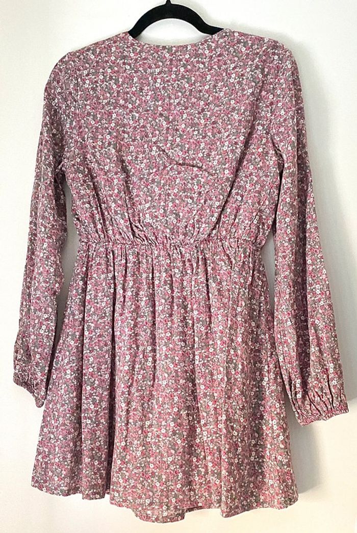 Robe Courte  A Fleurs Taille 38 - photo numéro 5