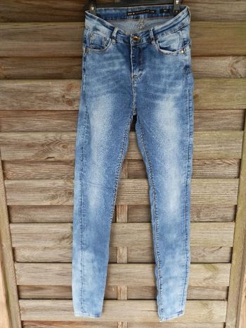 Jean skinny délavé façon javel