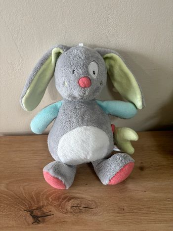 Doudou peluche lapin gris bleu vert musical sucre d orge