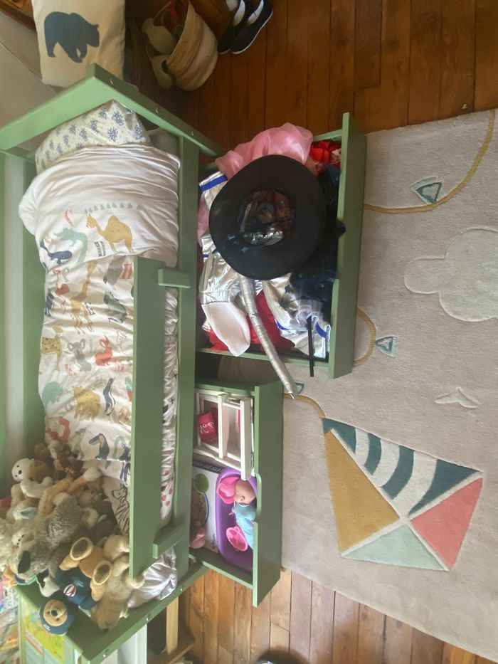 Lit enfant Hoppekids 70×160 – bois massif – matelas premium – état impeccable - photo numéro 4