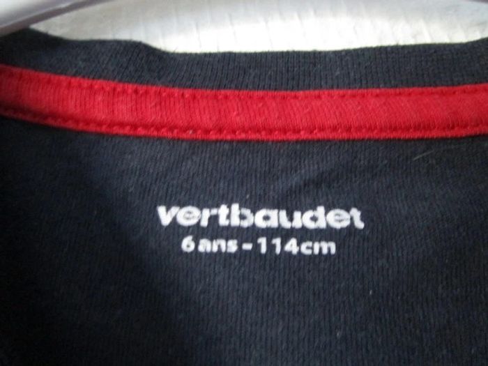 T-shirt marine NY Vertbaudet 6 ans TBE - photo numéro 4