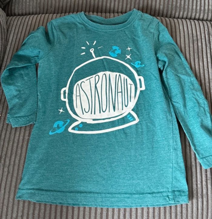 T-shirt manches longues - primark - 2€ - taille 5/6ans - photo numéro 2