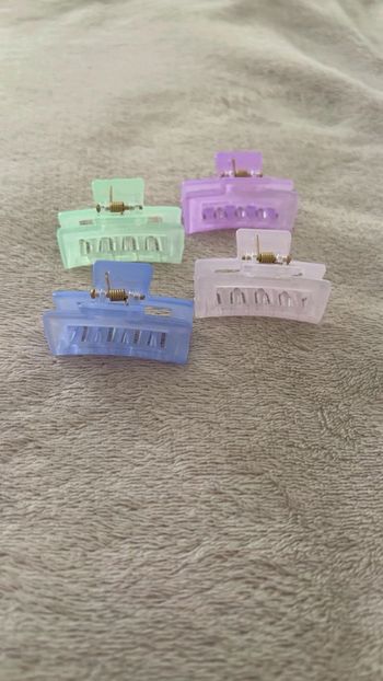 Lots 4 petites pinces légères