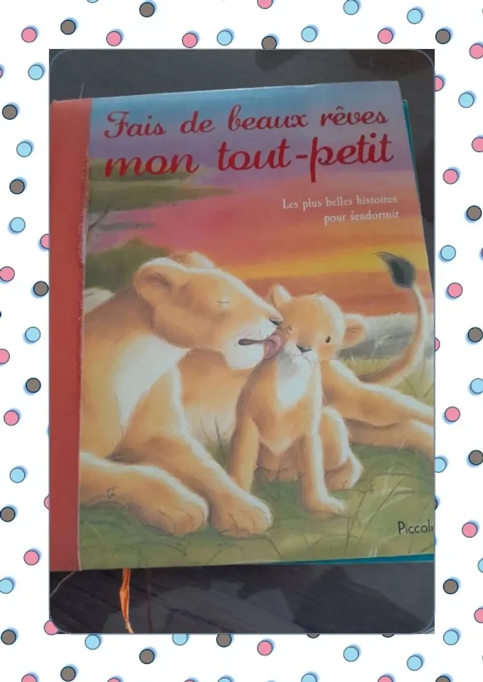 Livre avec 6 histoires.