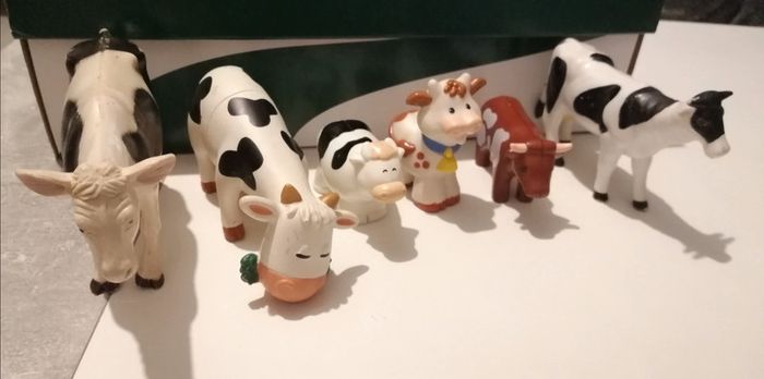 Lot de figurines vaches