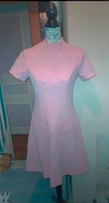 Robe rose évasé T38