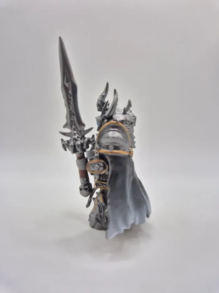 Figurine type lego Le Roi Liche World Of Warcraft - photo numéro 3