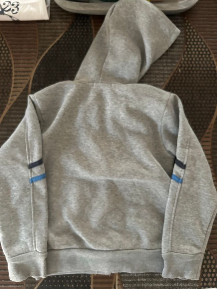 Sweat à capuche 5 ans - photo numéro 3