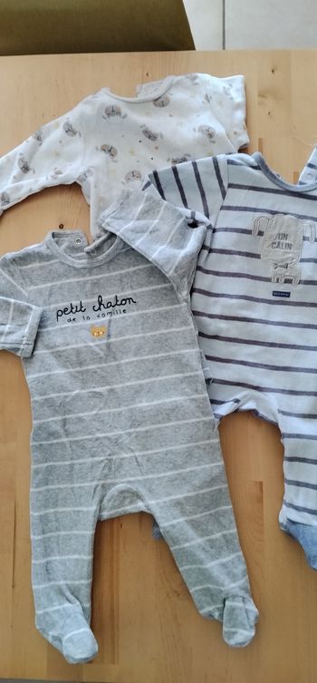 Lot de 3 pyjamas taille 6 mois