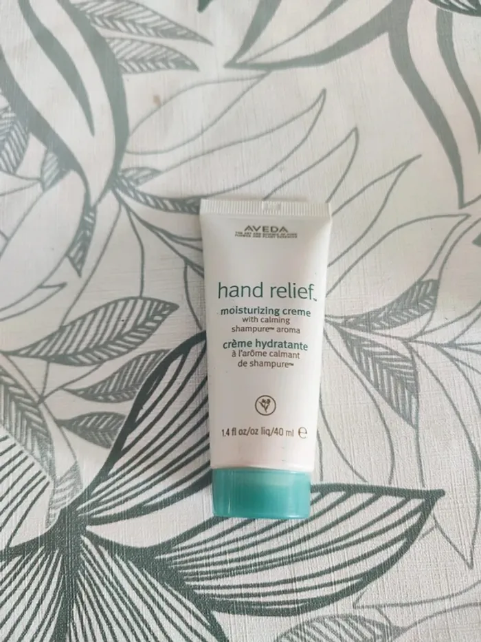 Aveda creme hydratante à l'arome calmant de shampure 40ml à utiliser 24 mois après ouverture