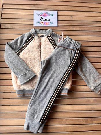 Ensemble jogging ikks 4 ans