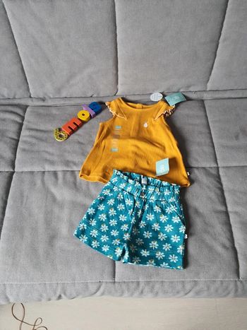Ensemble Obaïbi t-shirt et short taille 6 mois neuf avec étiquettes