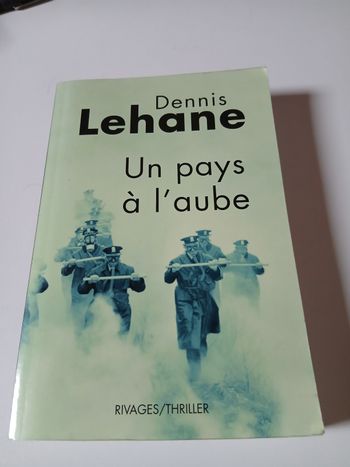 Un pays à l'aube