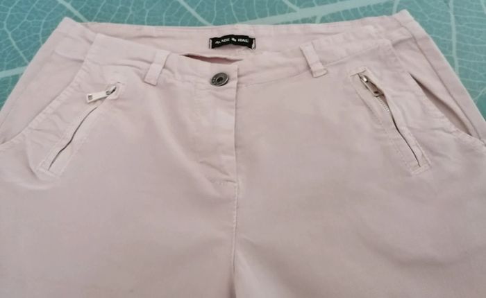 Short beige Made in Italy taille 38 - photo numéro 2