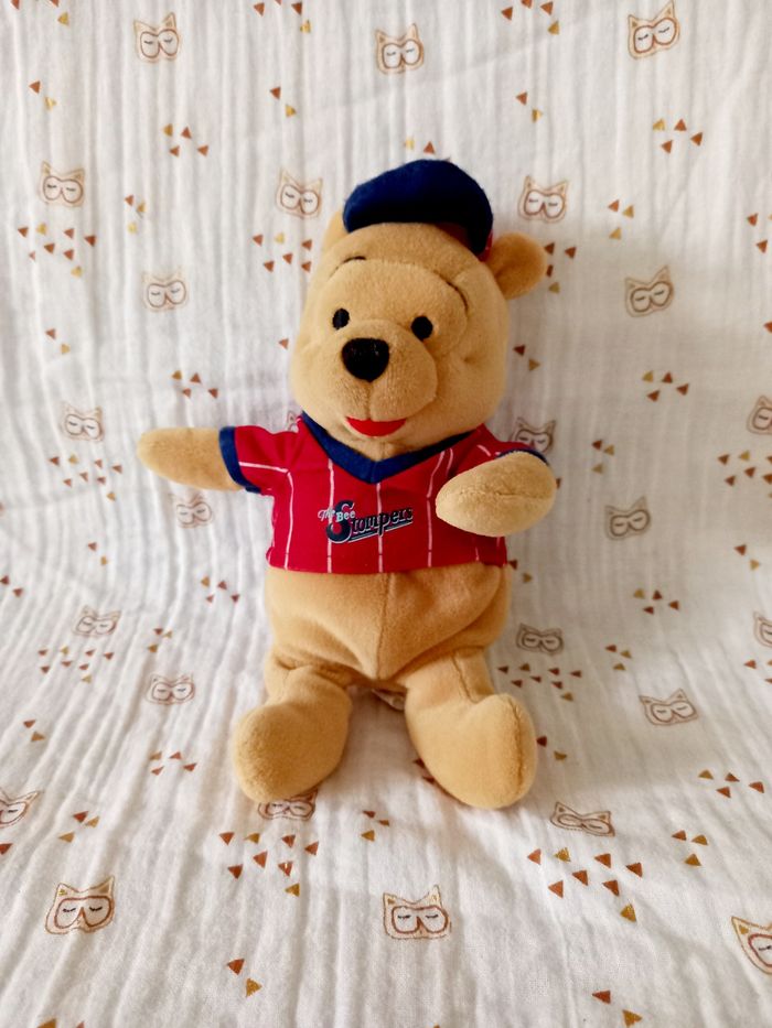 Peluche doudou Winnie L'ourson Baseball