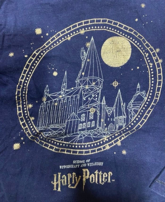 T-shirt couleur bleu foncé motif doré rose taille 6 ans bon état marque Harry potter - photo numéro 2