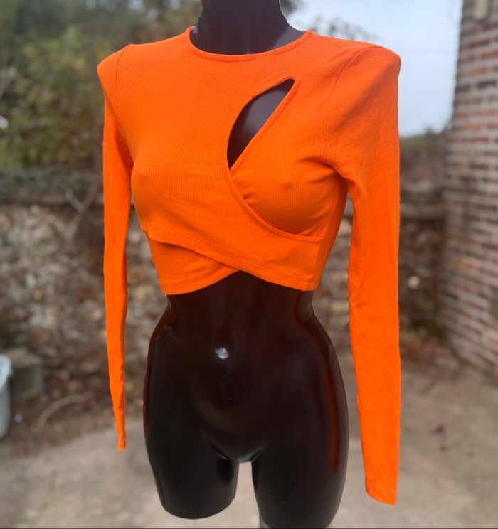 Crop top asymétrique cut-out orange – Taille 36 – FB Sister 🧡 - photo numéro 3