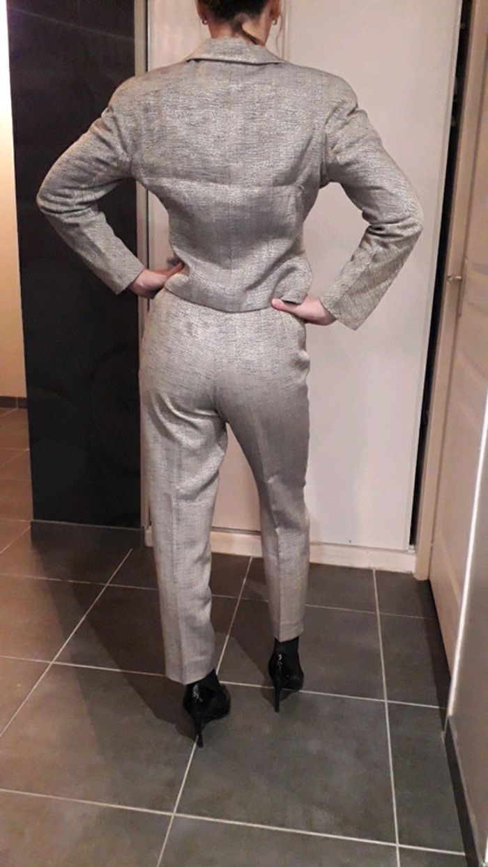 Tailleur pantalon synonyme - photo numéro 4