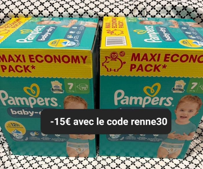 Deux cartons de couches Pampers taille 7 normal