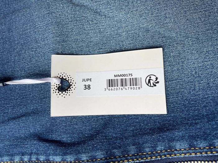 Jupe courte en jean taille 38 Mim - photo numéro 4