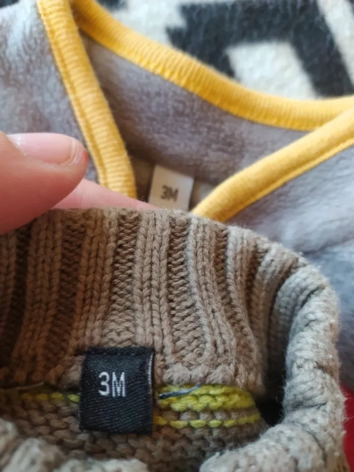 Lot de pulls - photo numéro 4