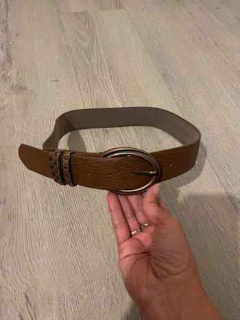 Ceinture marron boucle doré aspect vieilli longueur 90 cm hauteur 3,7cm