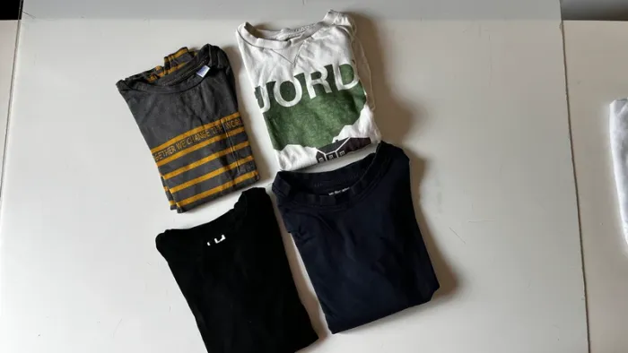 Lot 4 t-shirts 6 ans manches longues