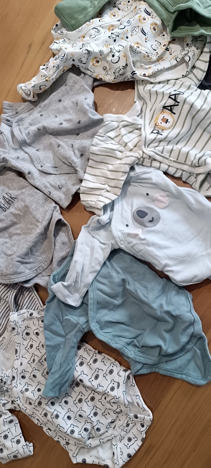 Lot Bodies Vertbaudet en 3 mois à peine porté. - photo numéro 3