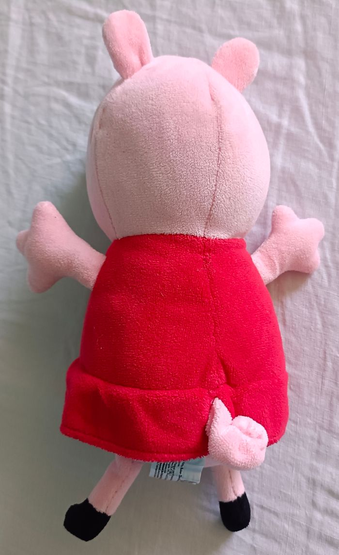 Peluche Peppa Pig en plastique recyclé - photo numéro 4