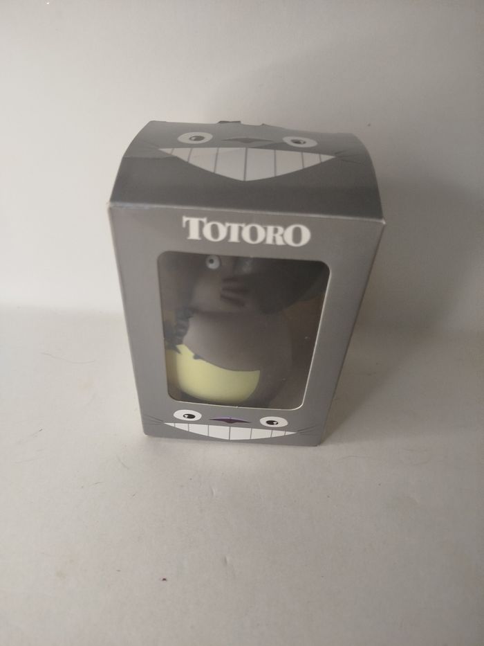 Figurine Totoro sous son parapluie - photo numéro 8